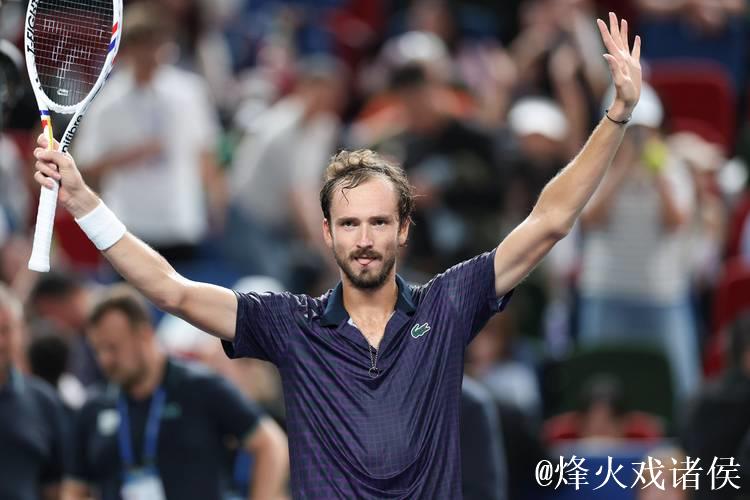 澳网：梅德韦杰夫顺利挺进男单第三轮